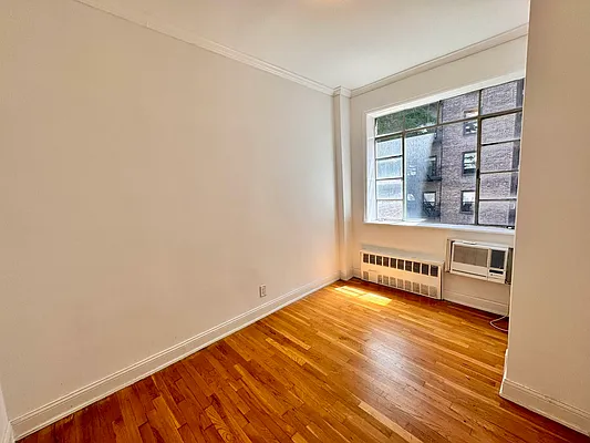 Rented by City Connections Realty | media 7