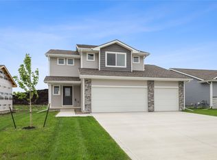 1355 Locust St, Waukee, IA 50263