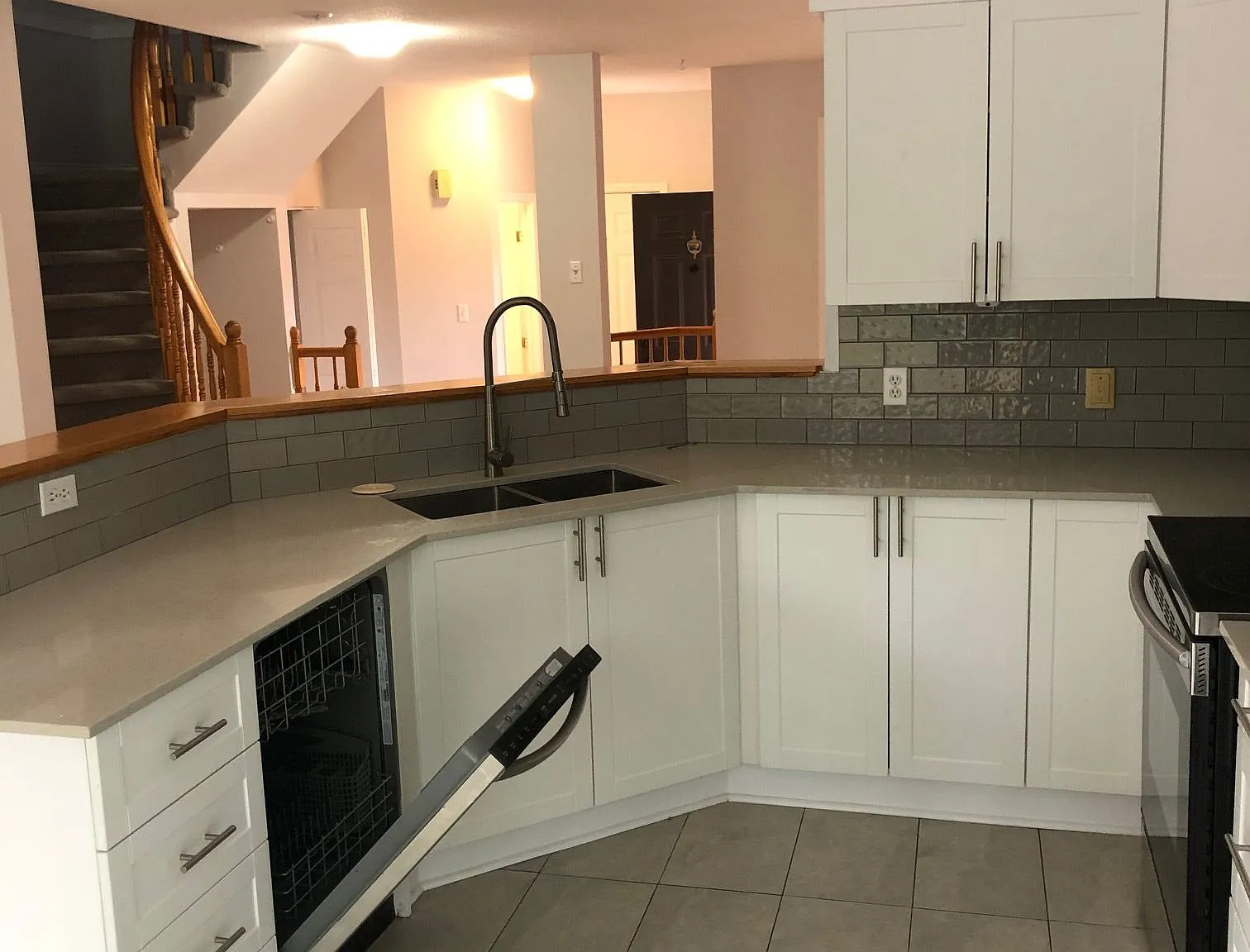 3 bed, $2,995 — Photo 3