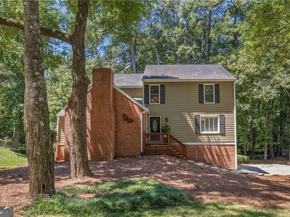 2369 N Forest Dr, Marietta, GA 30062
