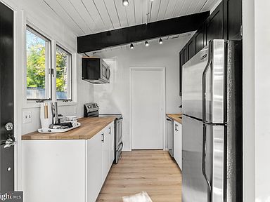 11813 Ivanhoe St, Silver Spring, MD 20902 | MLS #MDMC2023472 | Zillow