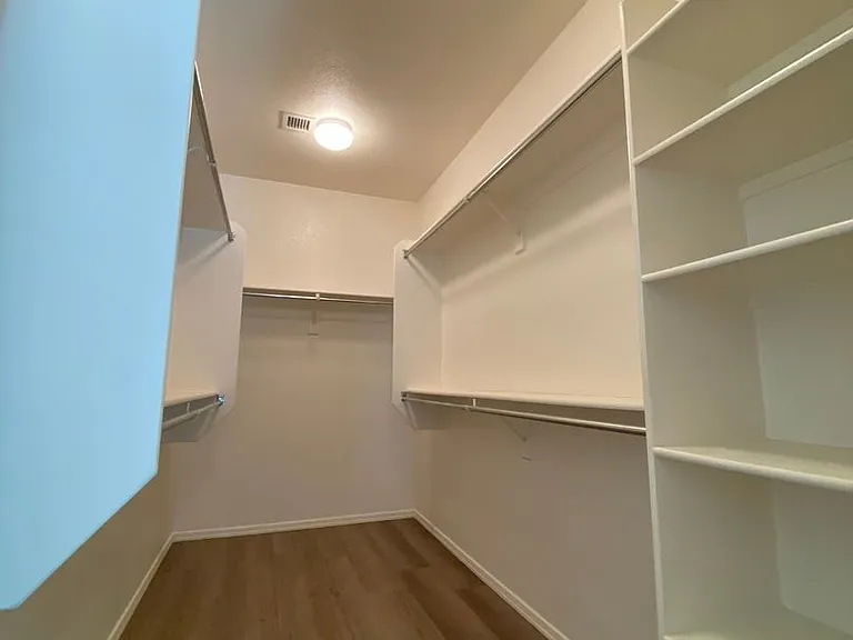 517 S 115th Dr — Photo 10
