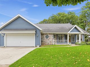 1869 Tivoli Ct, Reedsburg, WI 53959