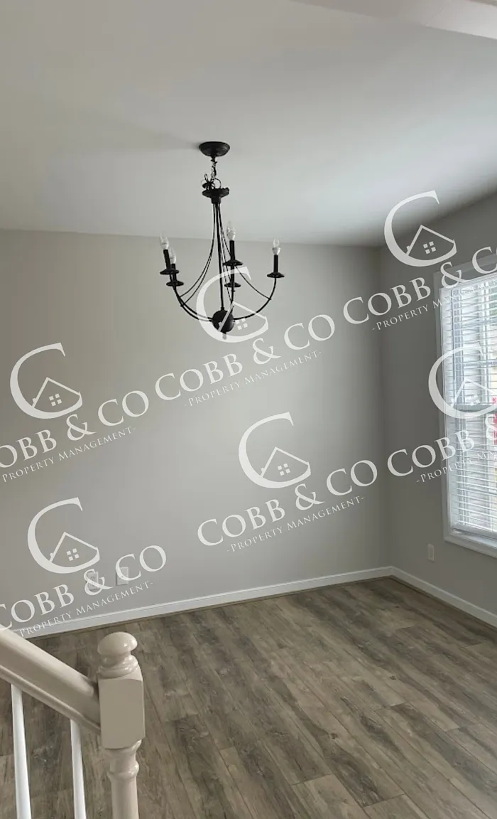 4 bed, 2.5 bath, 2740 sqft, $2,950 — Photo 2