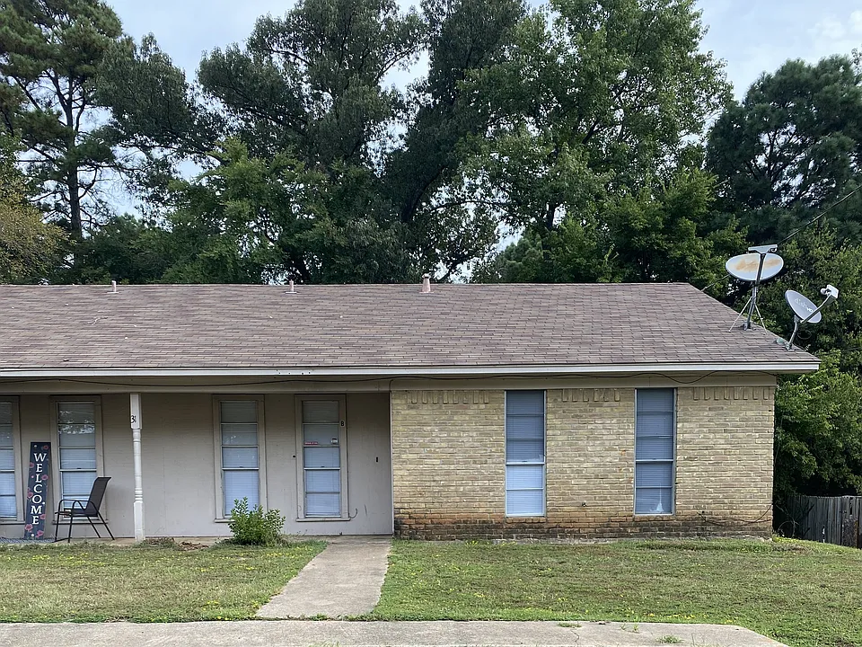 311 Blake Dr #B