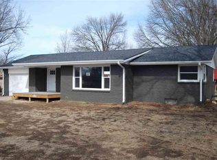 320 W 6th Ave, Buhler, KS 67522
