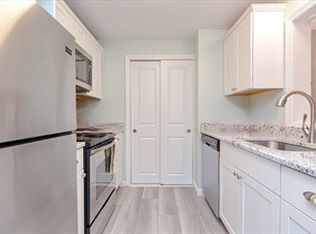 65 Greentree Ln APT 23, Weymouth, MA 02190