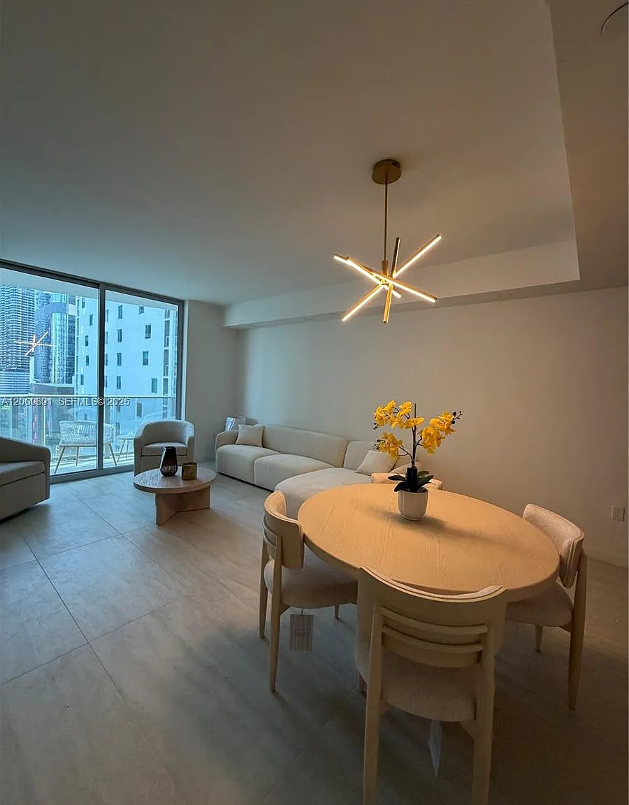 1 bed, 1.0 bath, $5,500 — Photo 4