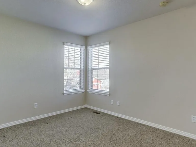 3177 Geneva Ct — Photo 18