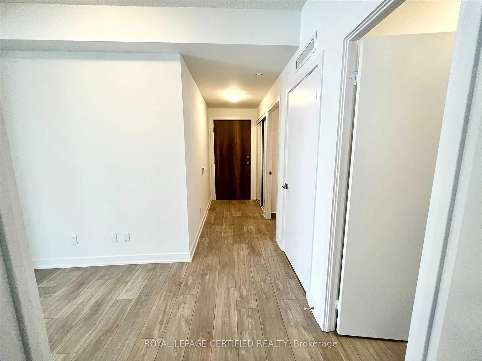 251 Manitoba St — Photo 2