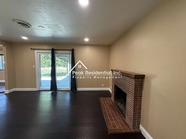 6739 Ferrier Ct — Photo 8