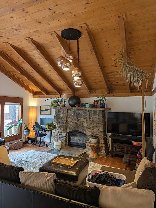 3 bed, 1300 sqft, $3,000 — Photo 1