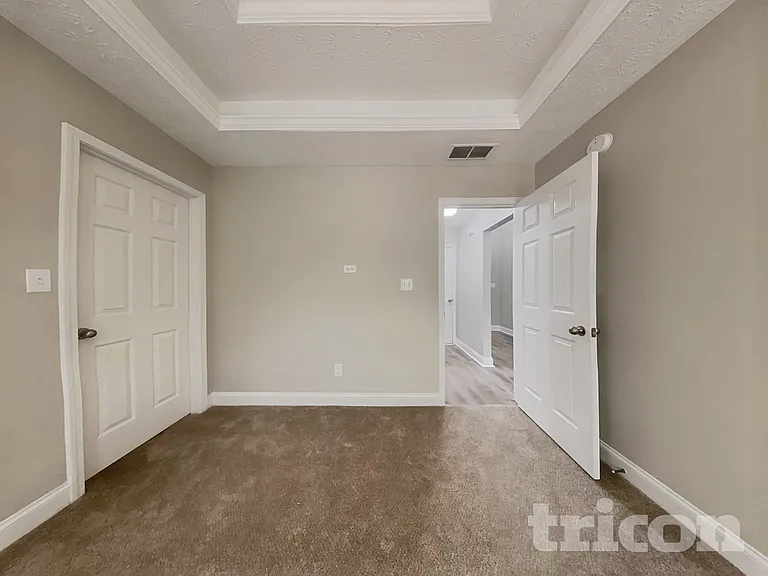 215 Comet Ct — Photo 6