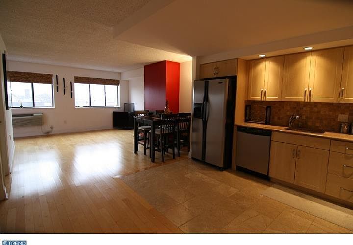 1st image of 200 Lombard St #733