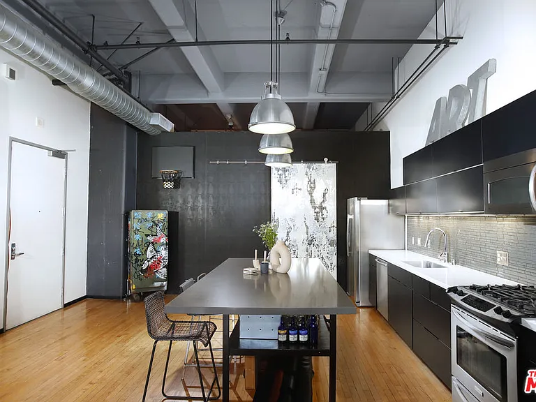 1850 Industrial St #215 — Photo 2
