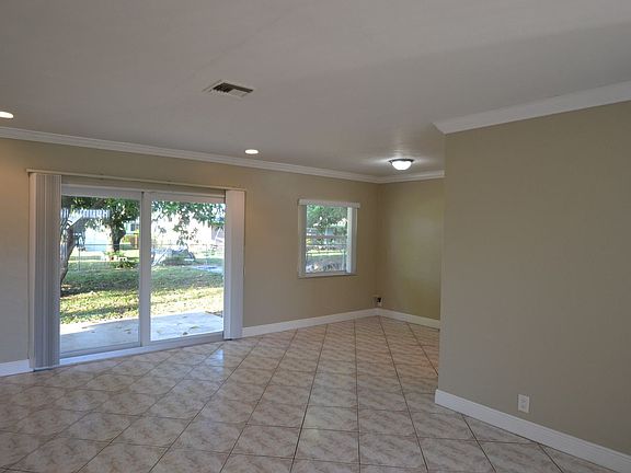 2nd image of 2950 NW 187th St