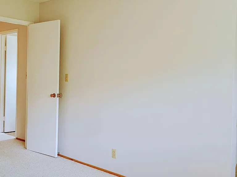 21940 Rucker Dr — Photo 12