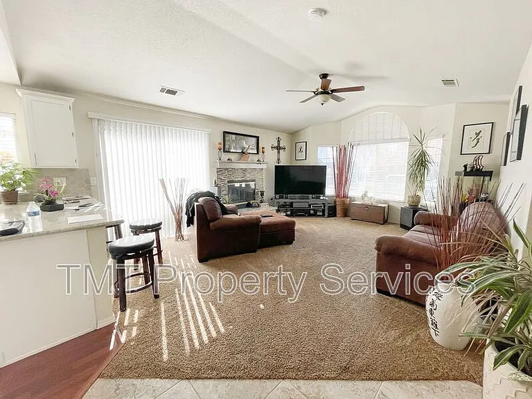 9424 Blackswain Pl — Photo 4