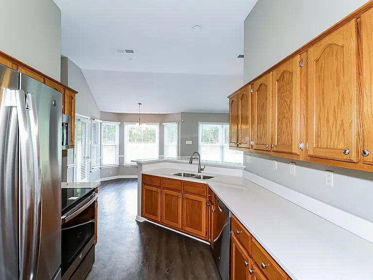 1883 Banstead Dr — Photo 9