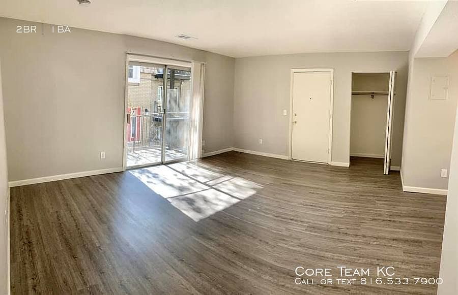 1st image of 4142 Oak St APT 11