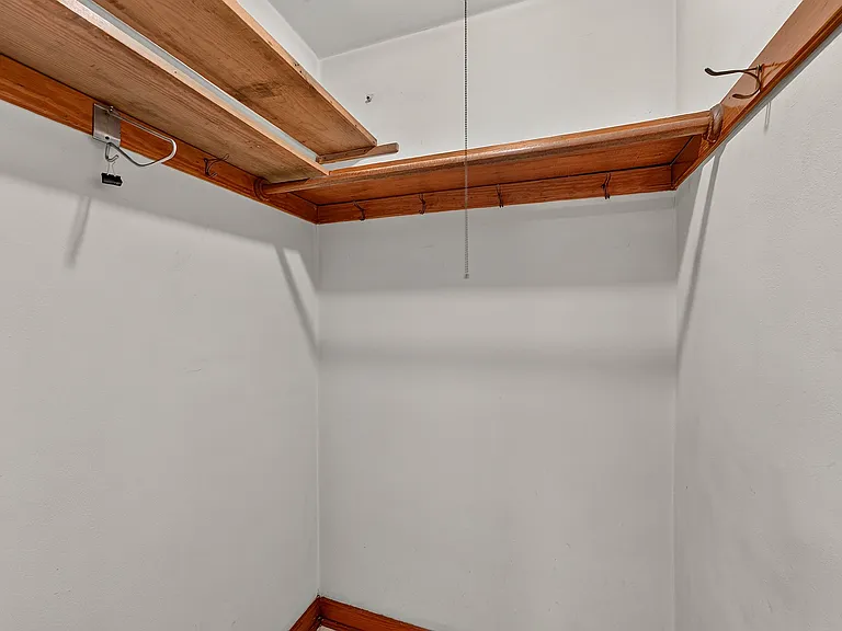 2836 N Richards St — Photo 9