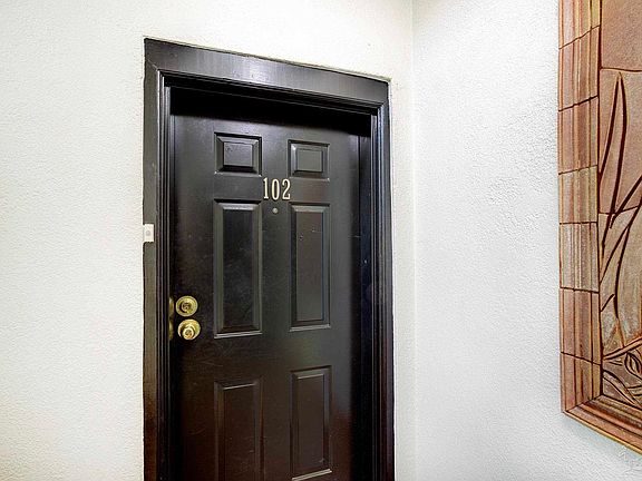 4th image of 2007 E Gadsden St APT 102