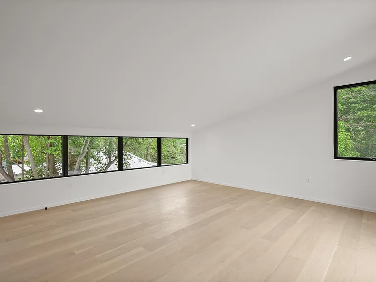 2215 S 3rd St — Photo 26