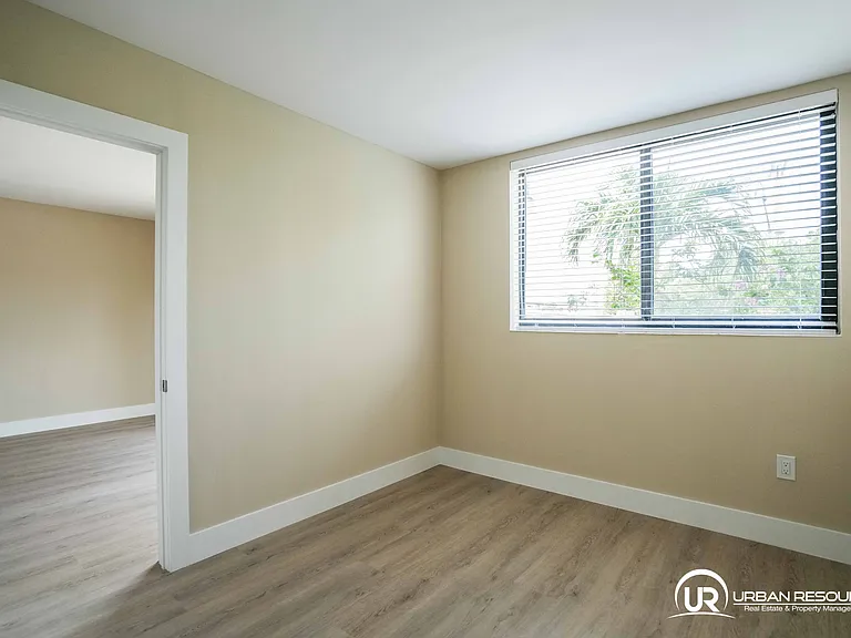 6960 Rue Vendome #201 — Photo 14