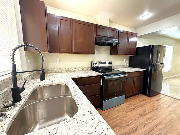 4th image of 750 Lucaya Dr