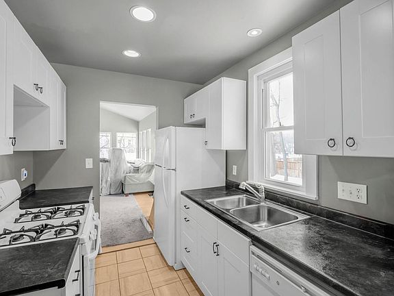 5th image of 2296 Shadywood Rd