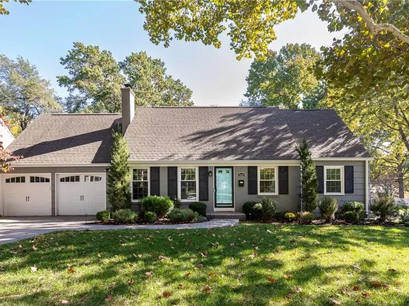 7647 Fairway St, Prairie Village, KS 66208