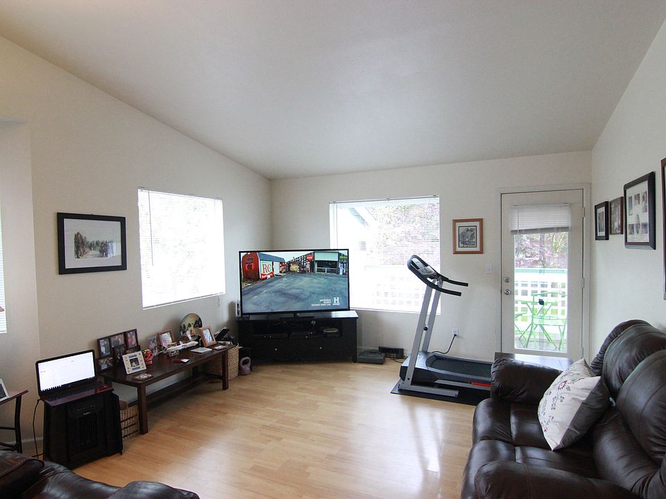 1st image of 1101 37th St SE APT 804