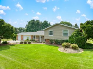 3420 E Walmont Rd, Jackson, MI 49203