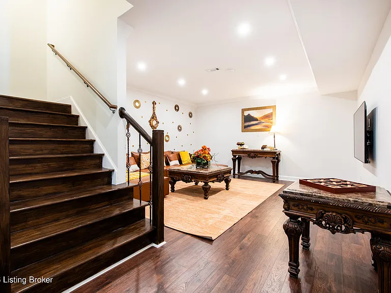 9507 Civic Way — Photo 38