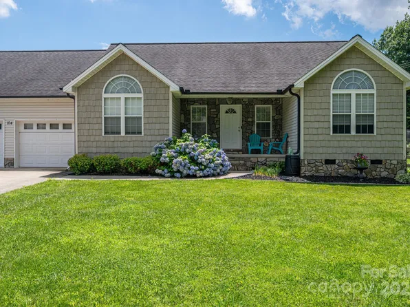 104 Nottingham Dr, Maiden, NC 28650