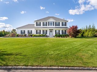 108 Calverton Ct, Wading River, NY 11792