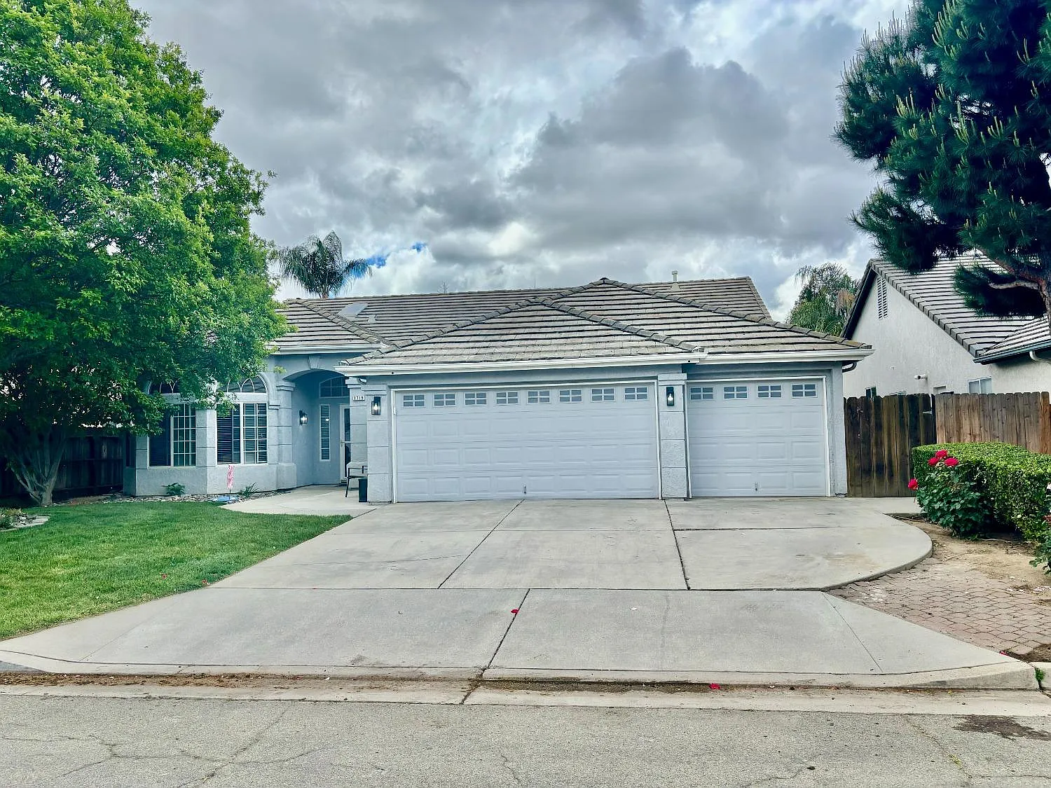 1715 E Granada Ave photo 1