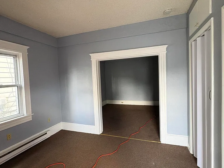 52 Diamond Ave — Photo 3