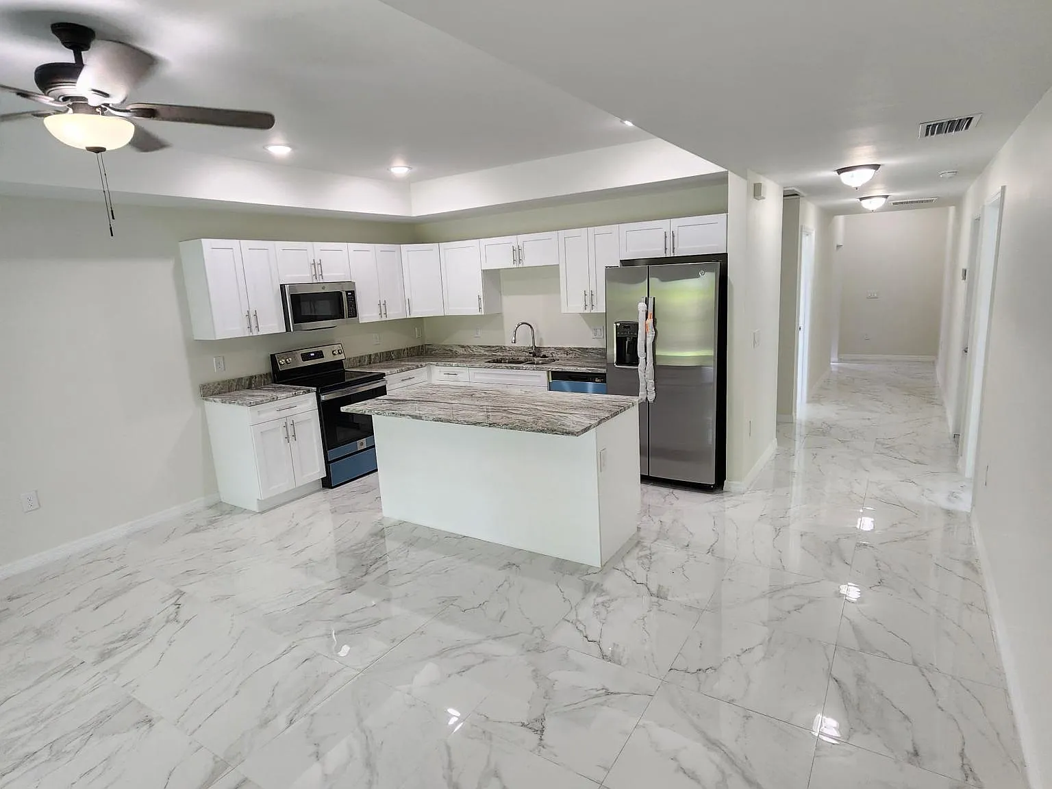3 bed, 1208 sqft, $1,750 — Photo 1