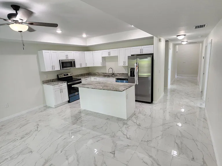 2127 Armour Rd — Photo 1