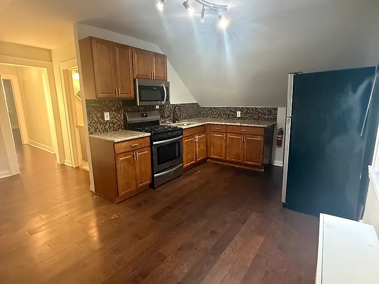 409 Bacheller Ave #2 — Photo 8