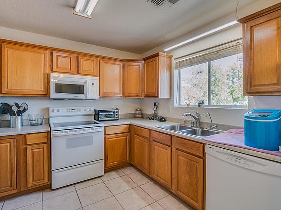 4th image of 8926 E Malorie Ln