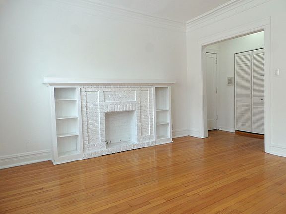 2nd image of 7044 N Greenview Ave APT 1n