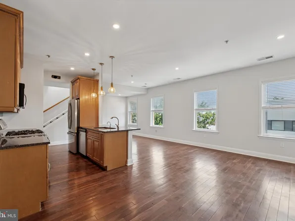 1221 Shackamaxon St #15, Philadelphia, PA 19125