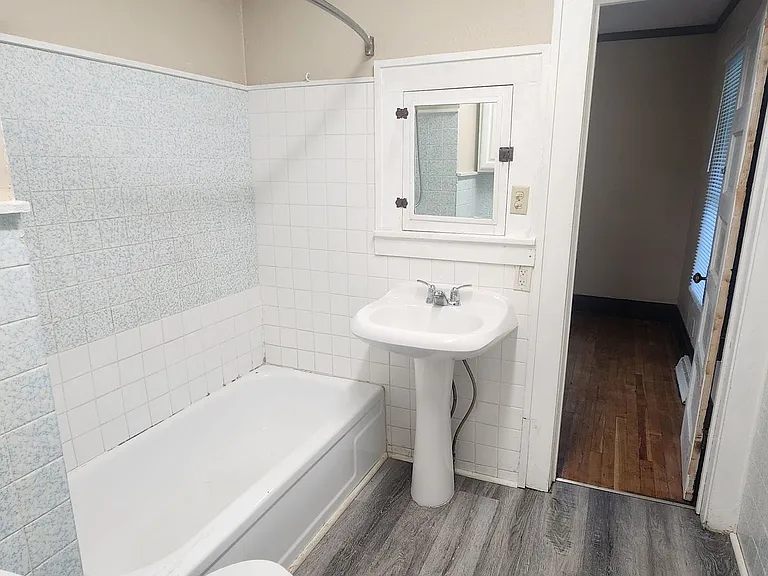 1711 Washington Ave — Photo 7