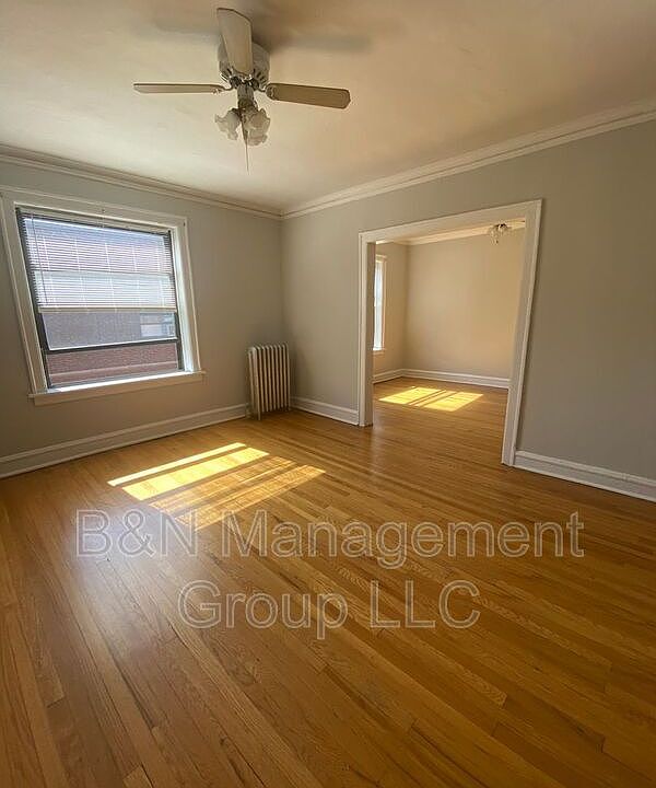 1st image of 910 W Oakdale Ave APT 3N
