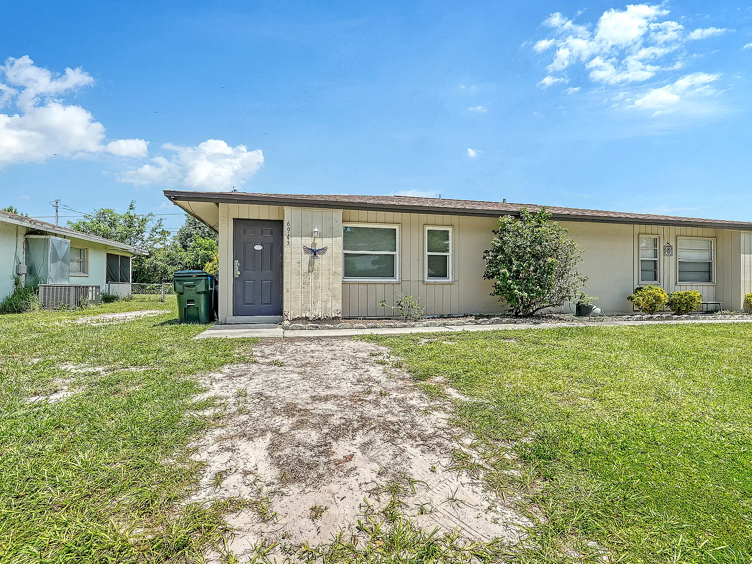 6947 Brentford Rd — Photo 1