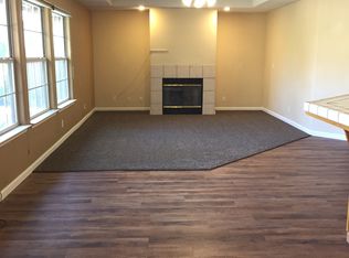 1114 N Noyes Ct, Visalia, CA 93291