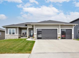 605 NE Dellwood Dr, Waukee, IA 50263