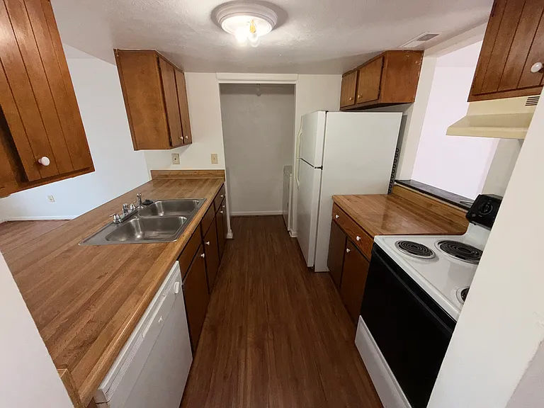 12 Bayview Ct — Photo 3